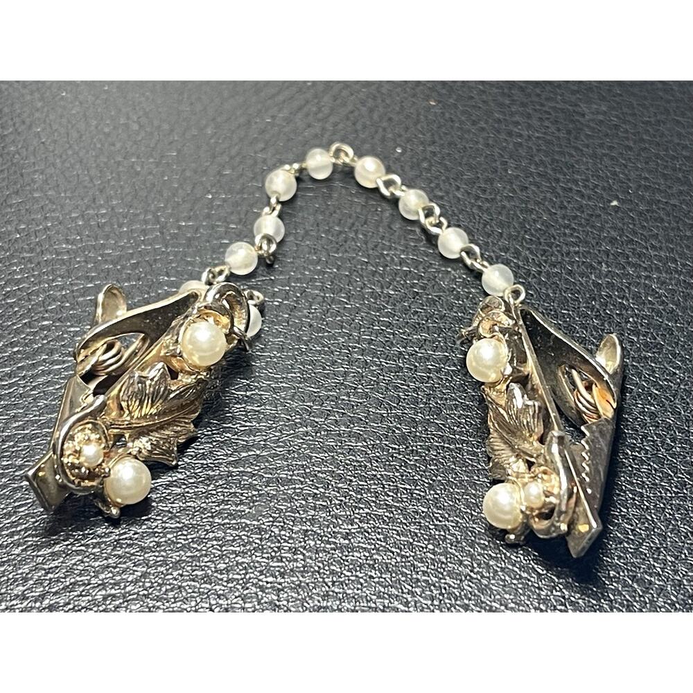 Vintage Mid Century Sweater Clip/Faux Pearls tacw